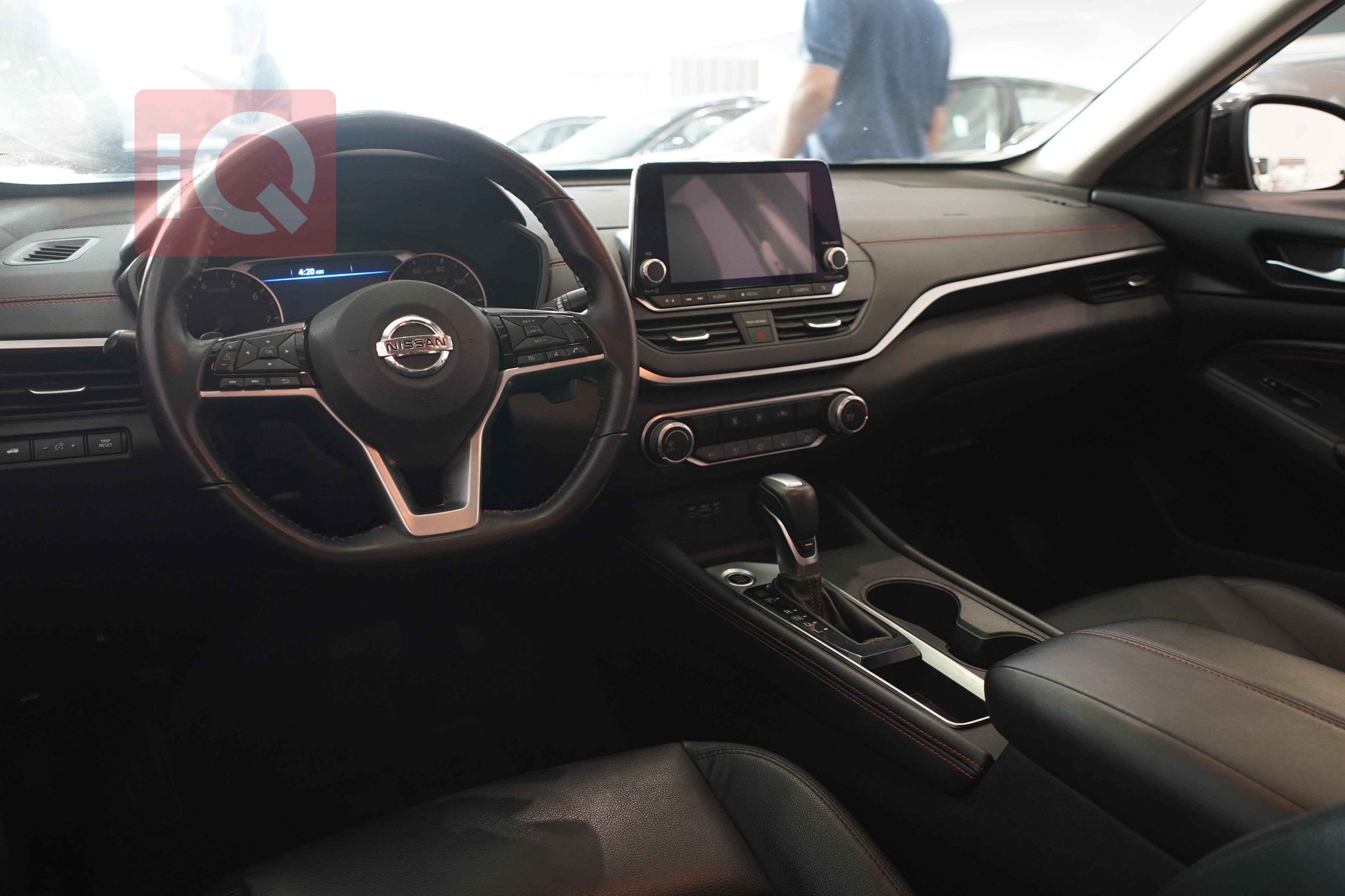 نيسان ألتيما